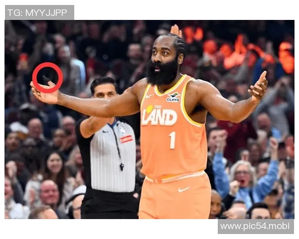 骑士队坏消息：詹姆斯·哈登对阵尼克斯时拇指骨折，出战雄鹿成疑